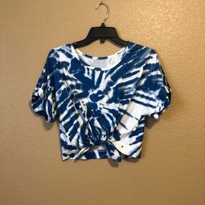 Knotted tie-dye crop top